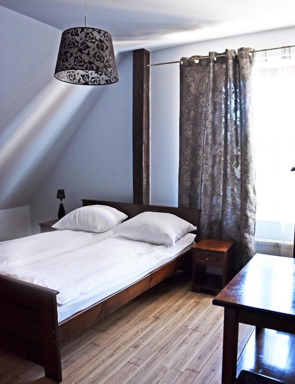 Karczma We Mlynie Hotel Tuszyn Kültér fotó