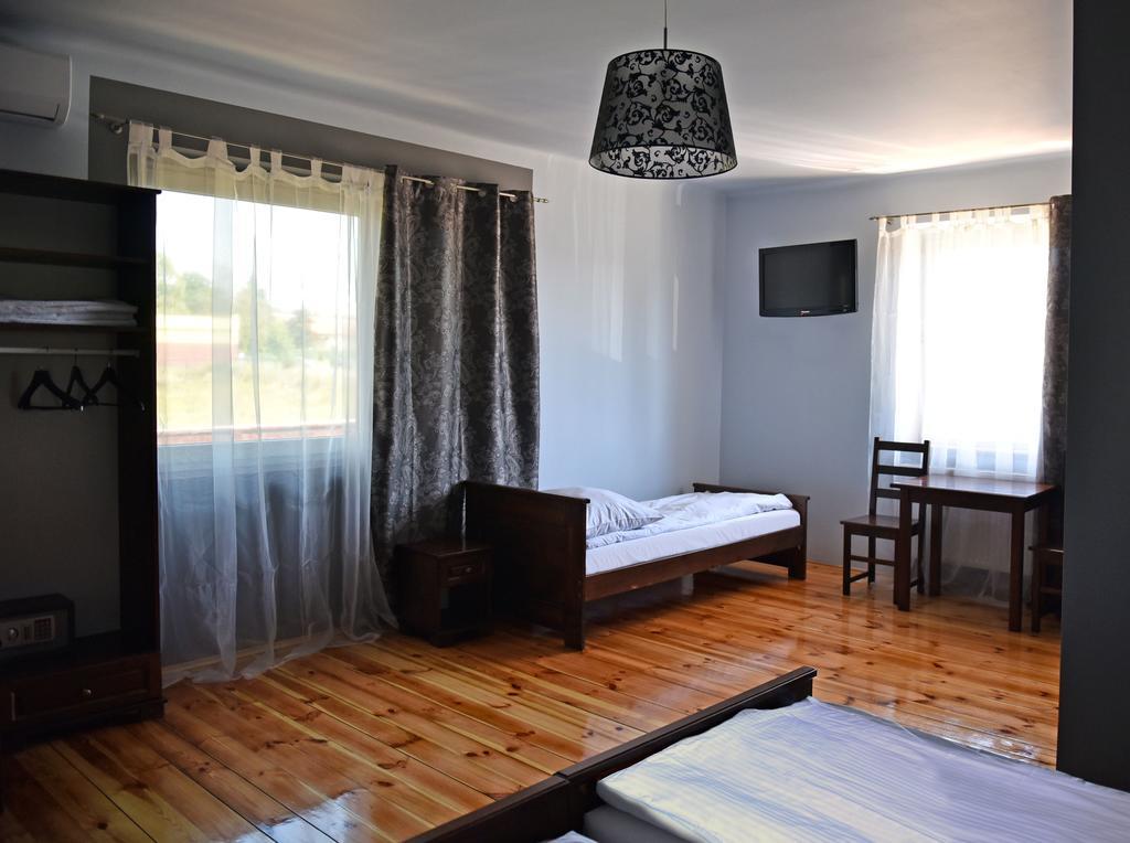 Karczma We Mlynie Hotel Tuszyn Kültér fotó