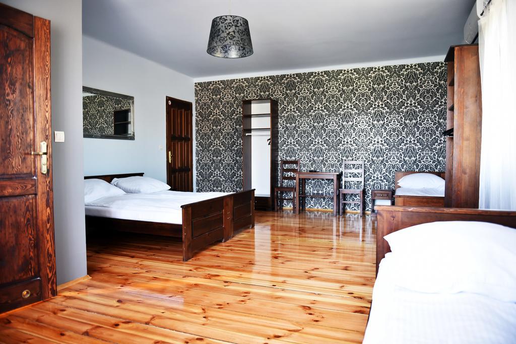 Karczma We Mlynie Hotel Tuszyn Kültér fotó